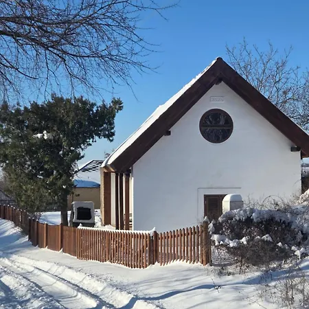 Reed Roof Retreat *